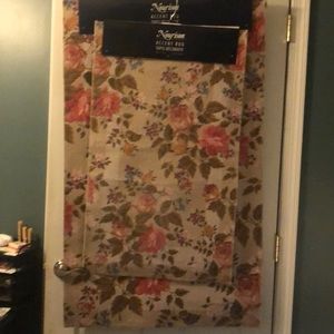 2,NWT Area Floral Rugs🌸🌼🌺